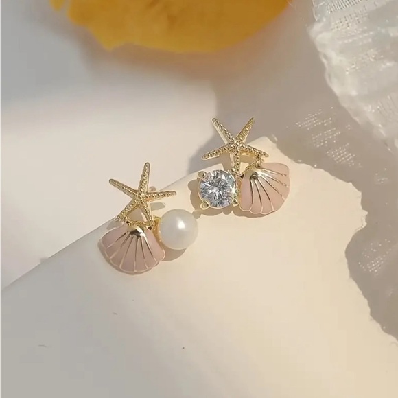 Starfish & Seashell Design Earrings - Picture 2 of 2